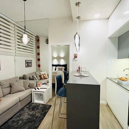 Апартаменты LIRRA LUXE Modern&Cozy in the Downtown, БЕЛЫЙ КАРТОН Белград Экстерьер фото