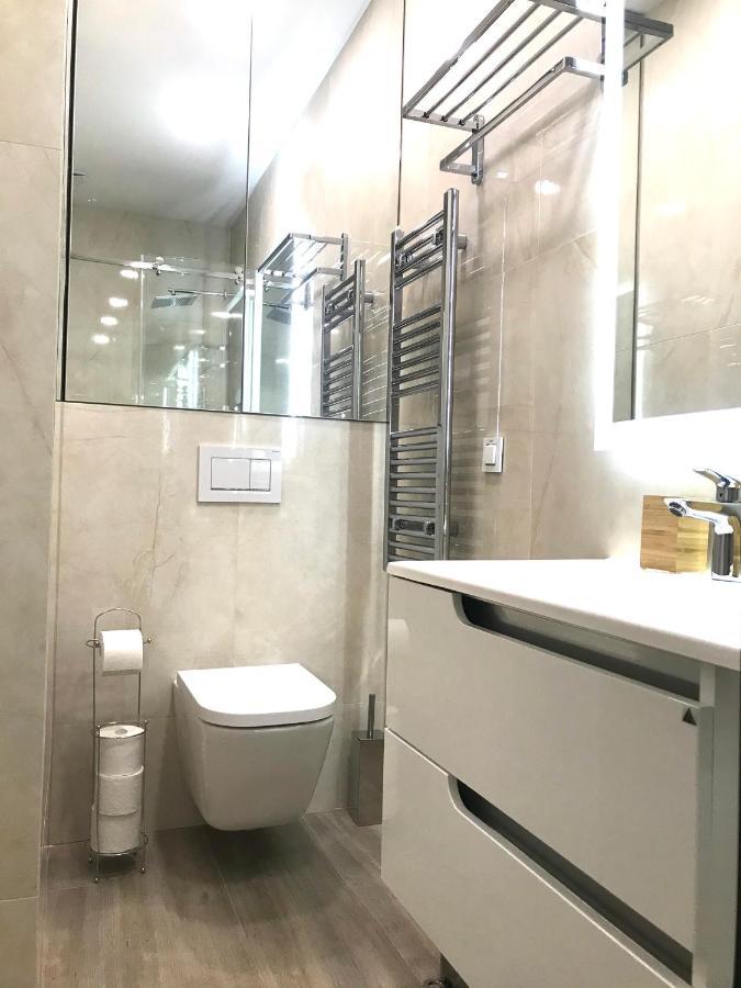 Апартаменты LIRRA LUXE Modern&Cozy in the Downtown, БЕЛЫЙ КАРТОН Белград Экстерьер фото