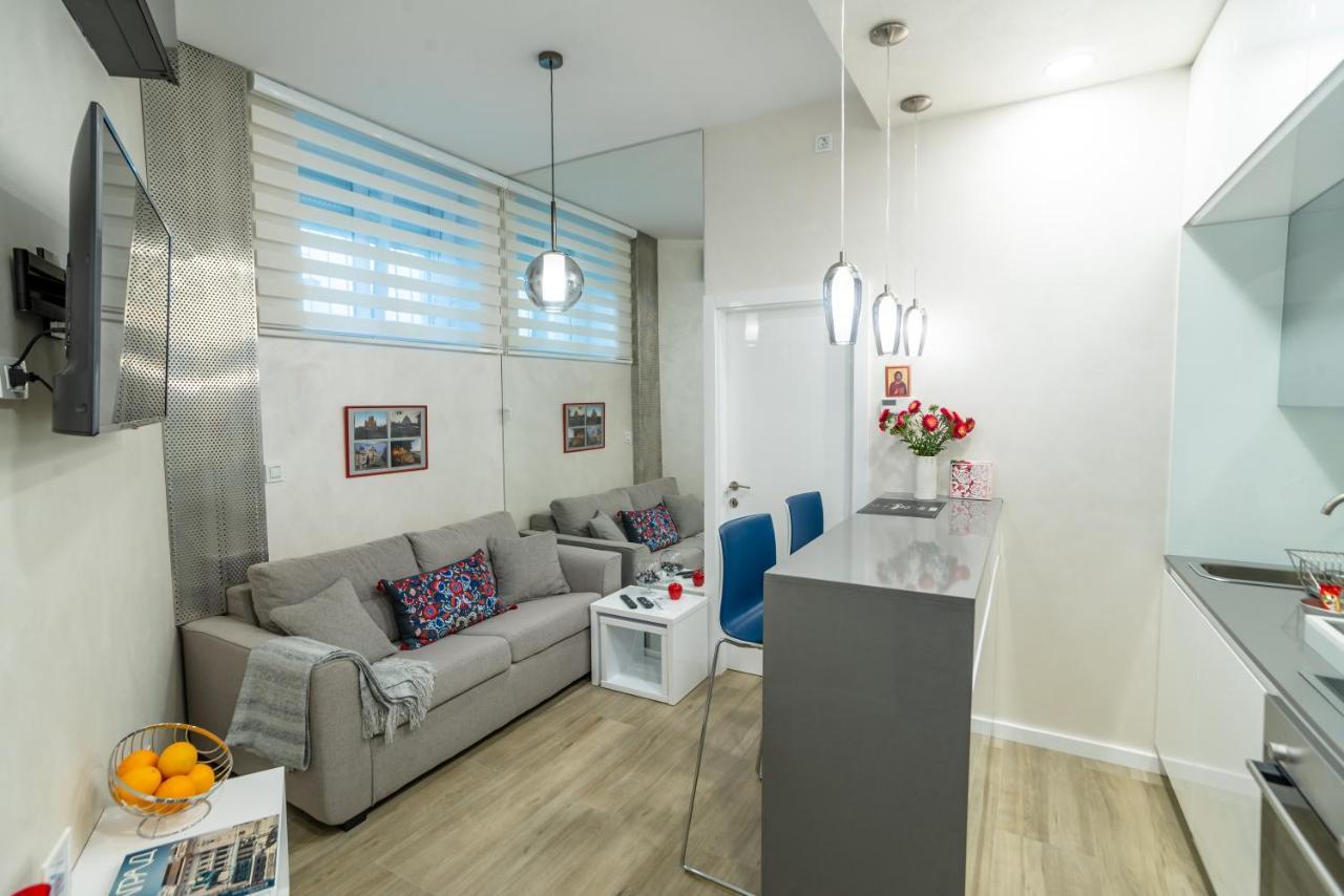 Апартаменты LIRRA LUXE Modern&Cozy in the Downtown, БЕЛЫЙ КАРТОН Белград Экстерьер фото
